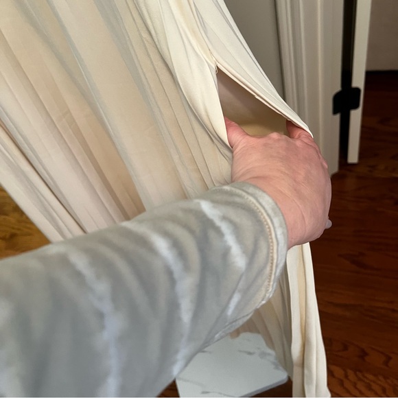 Elegant White Pleated Maxi Dress - Picture 3 of 8